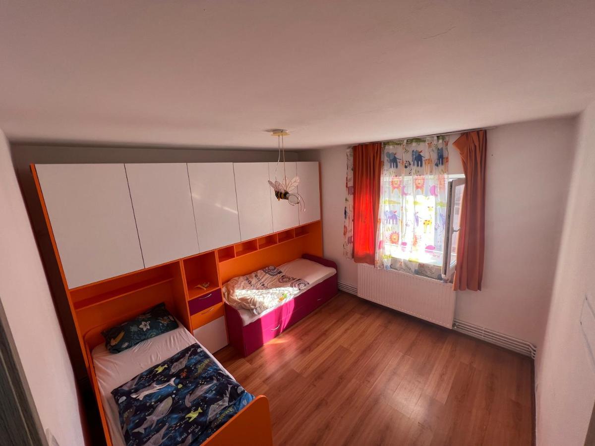 L&l Apartament Brașov